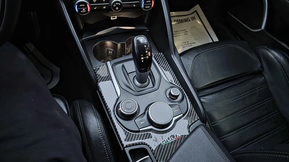 2017 Alfa Romeo Giulia - Image 10 of 11