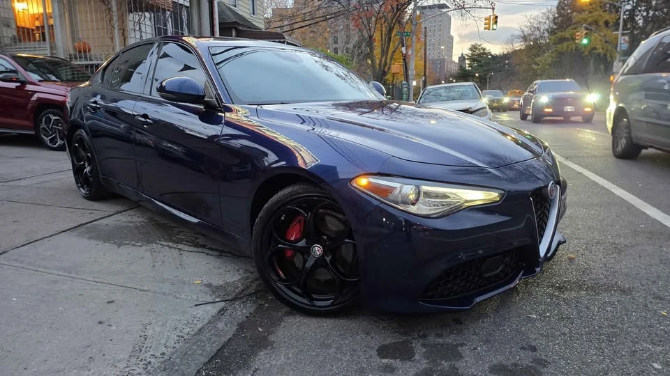 2017 Alfa Romeo Giulia - Image 4 of 11