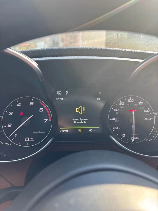 2017 Alfa Romeo Giulia - Image 6 of 6
