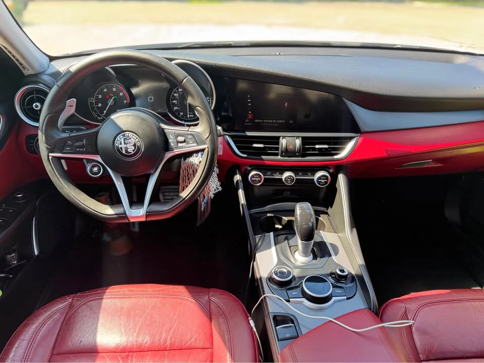 2017 Alfa Romeo Giulia - Image 11 of 11