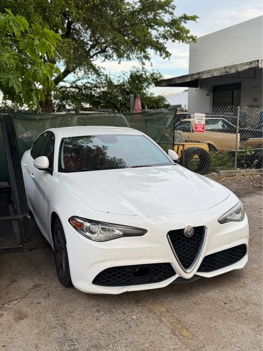 2017 Alfa Romeo Giulia - Image 3 of 11