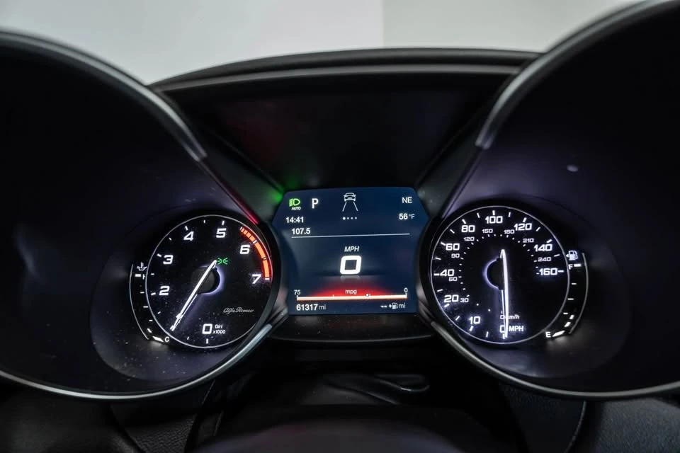 2017 Alfa Romeo Giulia - Image 14 of 19
