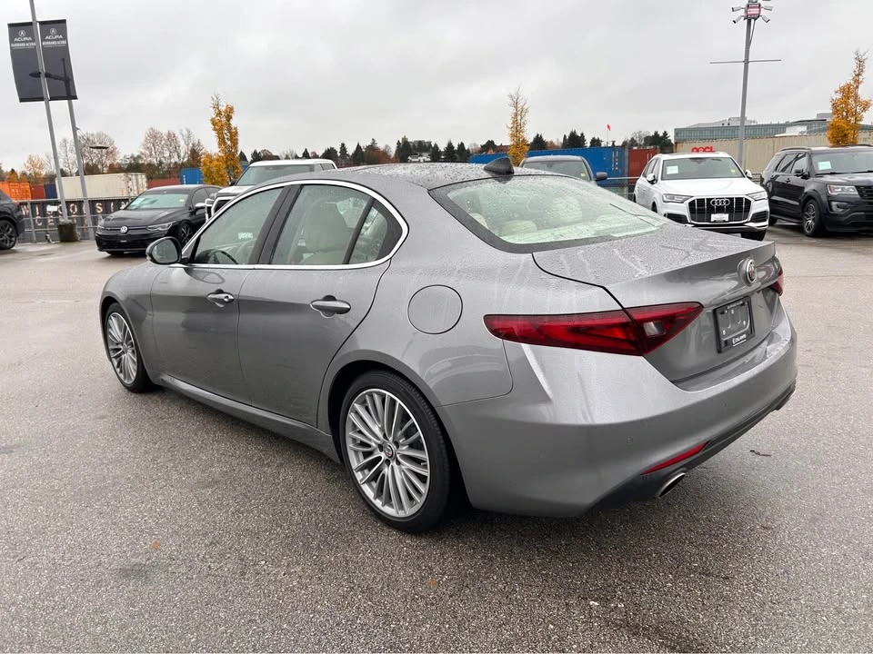 2017 Alfa Romeo Giulia - Image 6 of 13