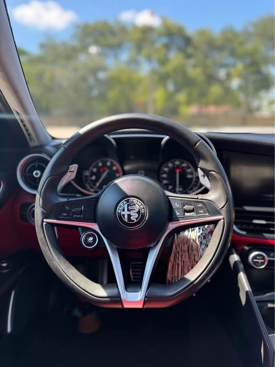 2017 Alfa Romeo Giulia - Image 9 of 9