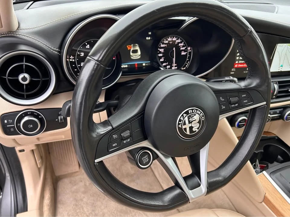 2017 Alfa Romeo Giulia - Image 10 of 13