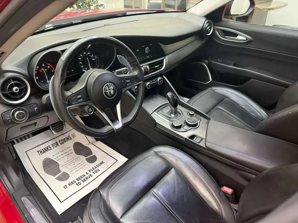 2017 Alfa Romeo Giulia - Image 8 of 15
