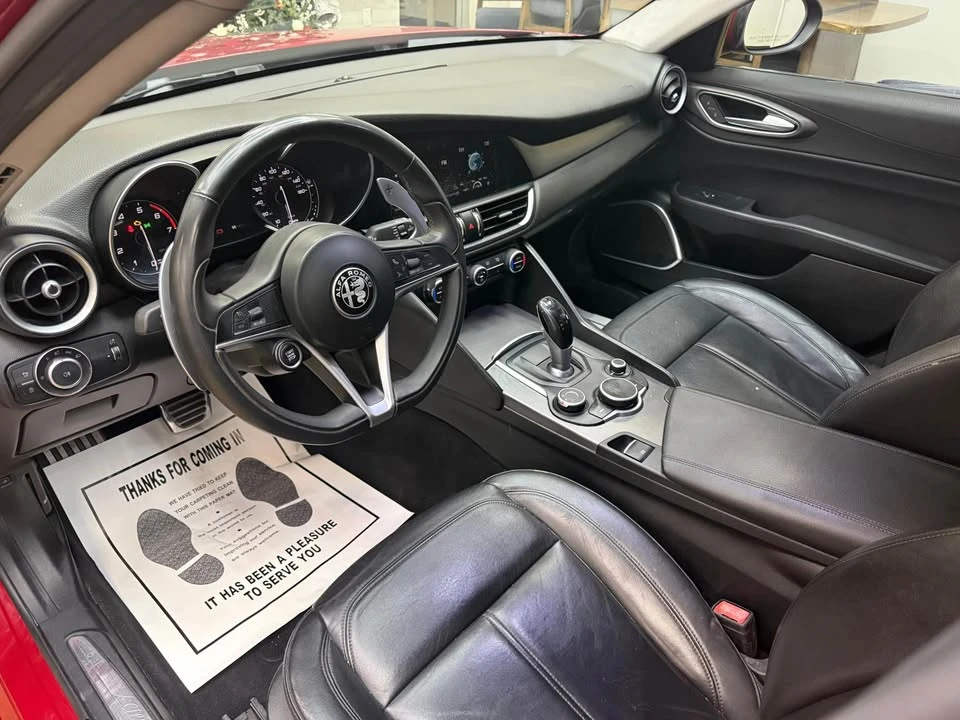 2017 Alfa Romeo Giulia - Image 11 of 16