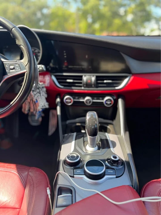 2017 Alfa Romeo Giulia - Image 7 of 9