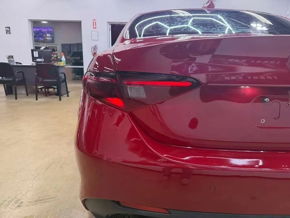 2017 Alfa Romeo Giulia - Image 6 of 15