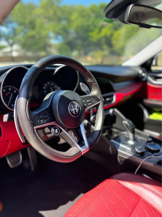 2017 Alfa Romeo Giulia - Image 6 of 9