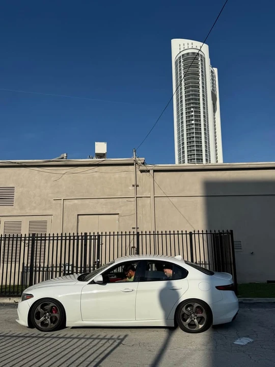 2017 Alfa Romeo Giulia - Image 4 of 9