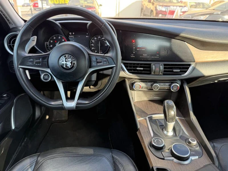 2017 Alfa Romeo Giulia - Image 10 of 20