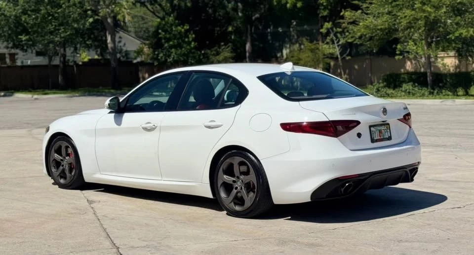 2017 Alfa Romeo Giulia - Image 2 of 9
