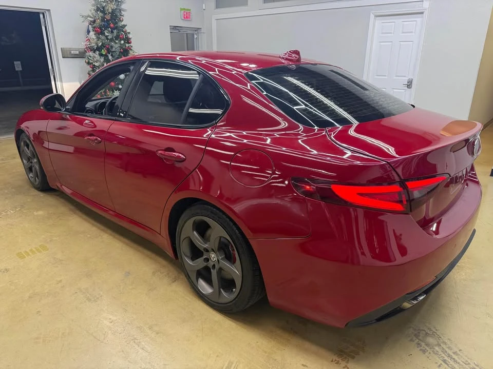 2017 Alfa Romeo Giulia - Image 5 of 16