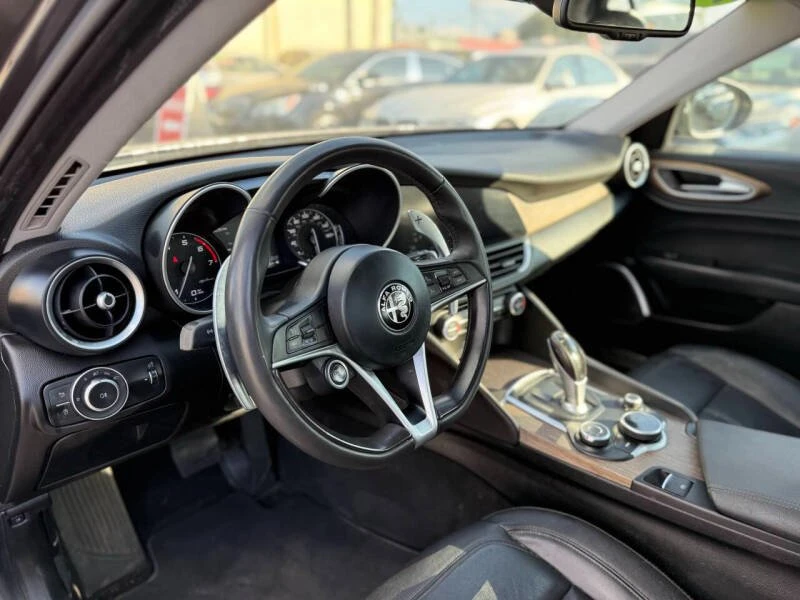 2017 Alfa Romeo Giulia - Image 9 of 20