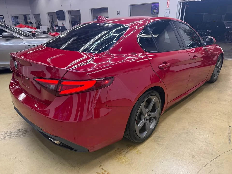 2017 Alfa Romeo Giulia - Image 7 of 16