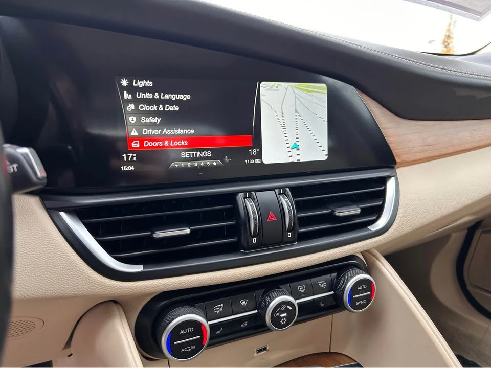 2017 Alfa Romeo Giulia - Image 12 of 13