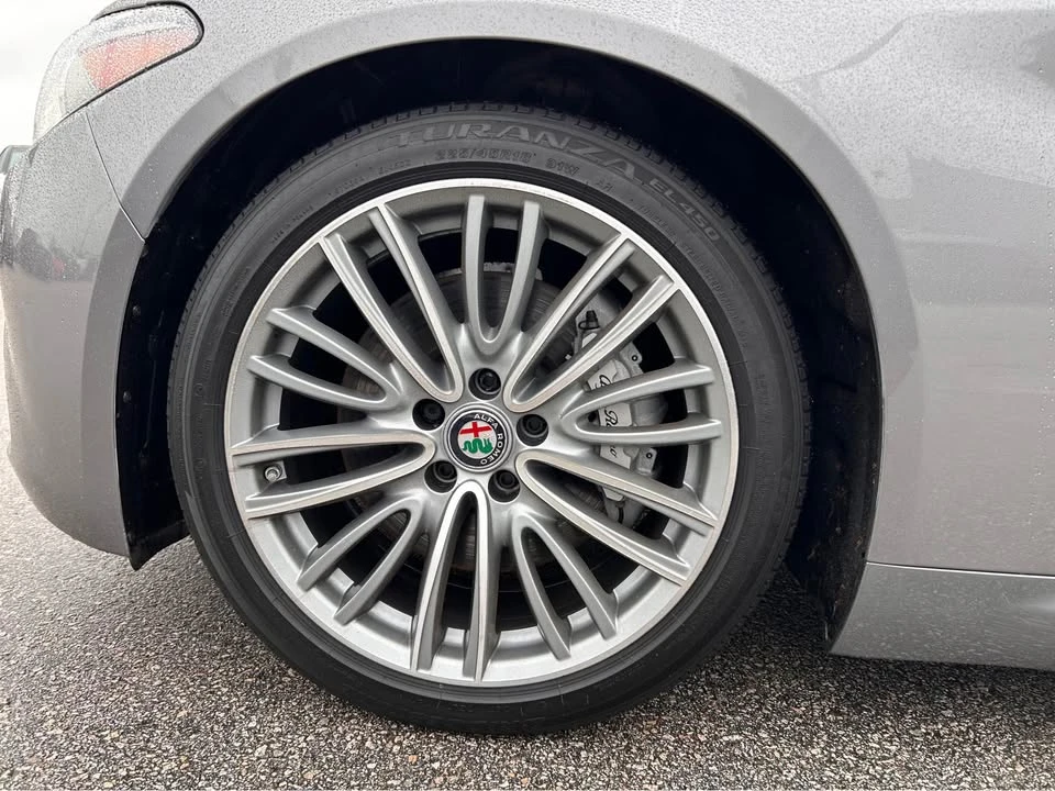 2017 Alfa Romeo Giulia - Image 7 of 13