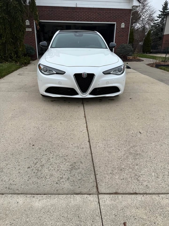 2017 Alfa Romeo Giulia - Image 4 of 15
