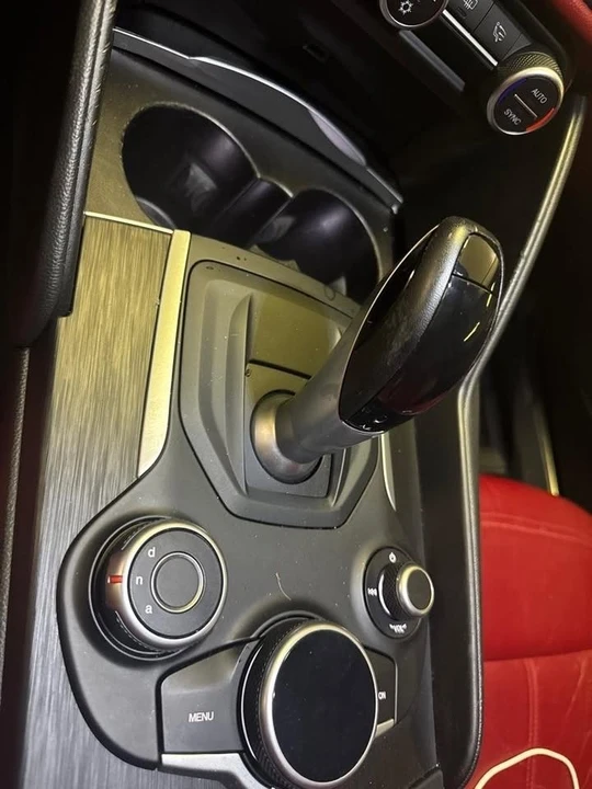 2017 Alfa Romeo Giulia - Image 6 of 12