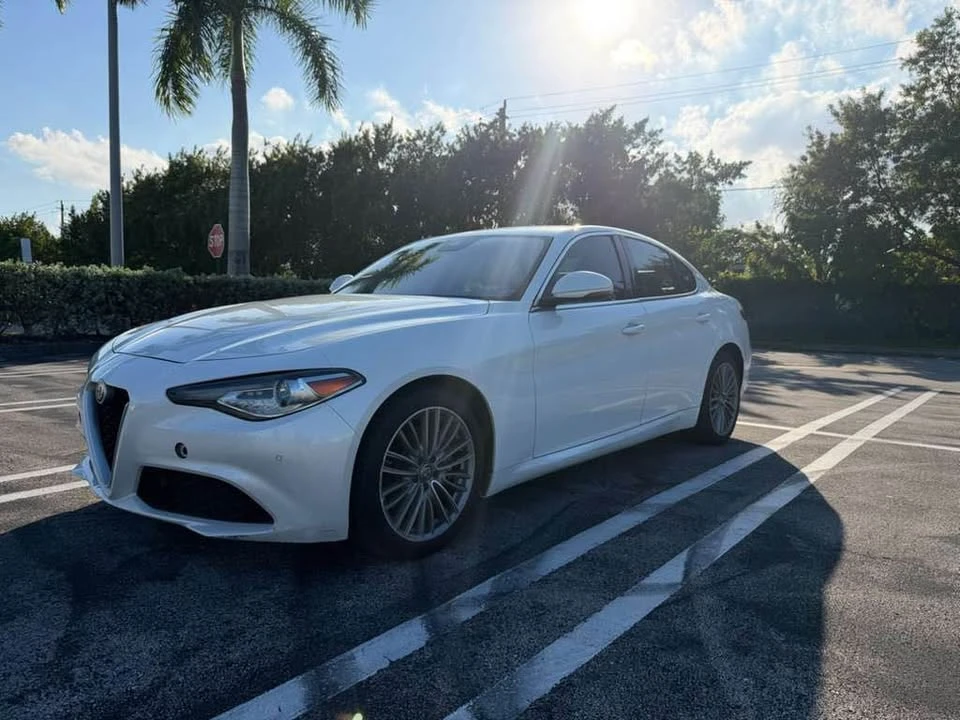 2017 Alfa Romeo Giulia - Image 4 of 15