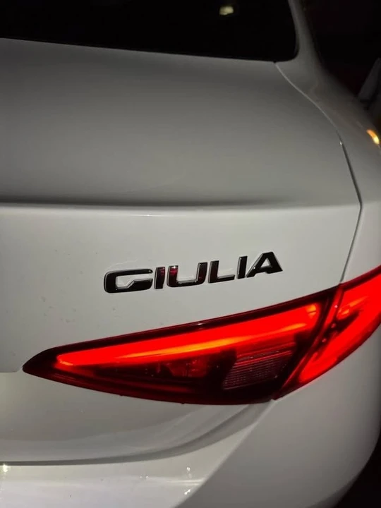 2017 Alfa Romeo Giulia - Image 11 of 12
