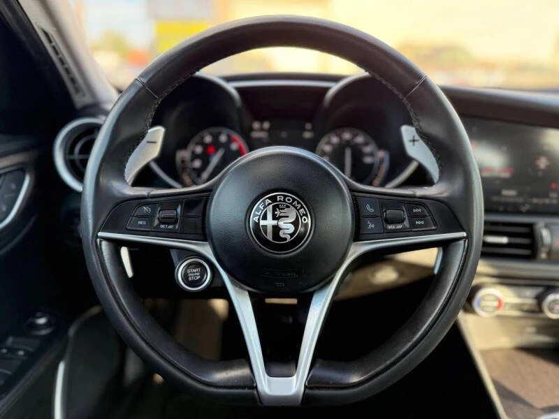 2017 Alfa Romeo Giulia - Image 11 of 20