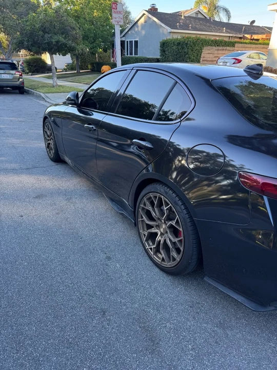 2017 Alfa Romeo Giulia - Image 2 of 7