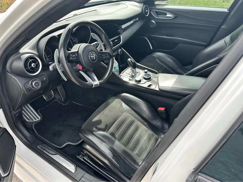 2017 Alfa Romeo Giulia - Image 5 of 5