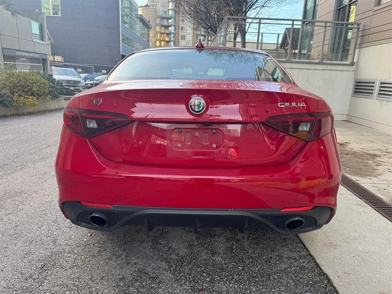 2017 Alfa Romeo Giulia - Image 4 of 8