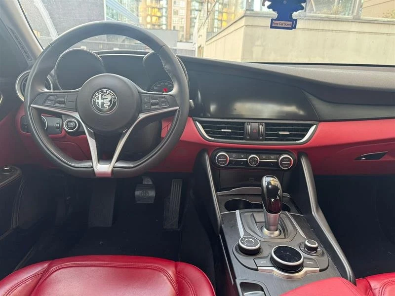 2017 Alfa Romeo Giulia - Image 8 of 8