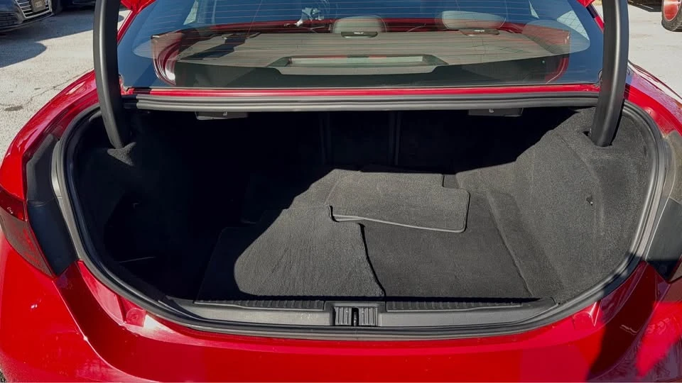 2017 Alfa Romeo Giulia - Image 5 of 19