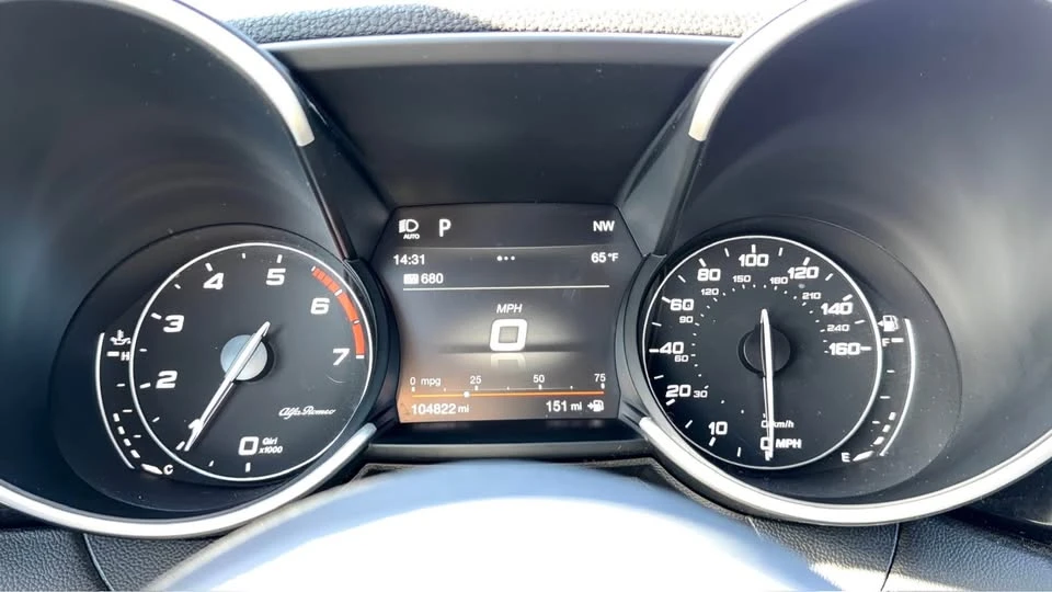 2017 Alfa Romeo Giulia - Image 16 of 19