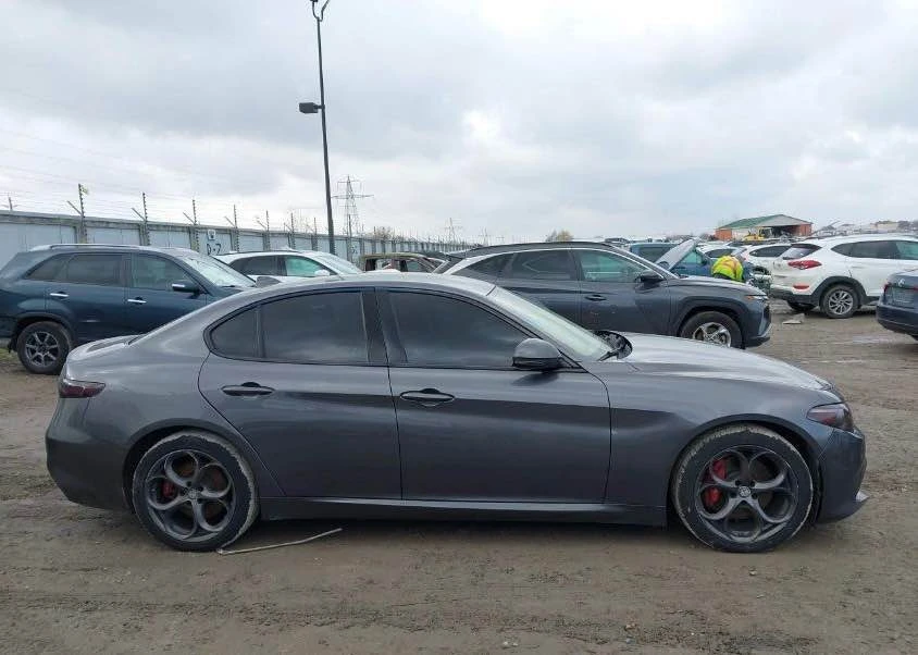 2017 Alfa Romeo Giulia - Image 3 of 7