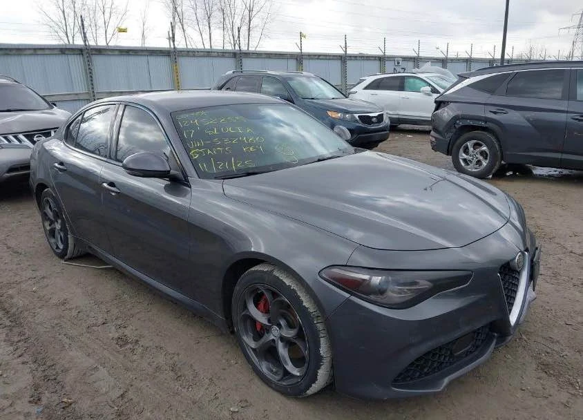 2017 Alfa Romeo Giulia - Image 5 of 7