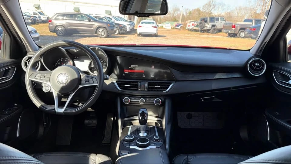 2017 Alfa Romeo Giulia - Image 15 of 19