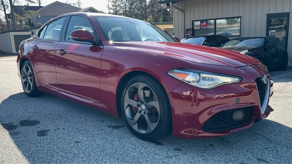 2017 Alfa Romeo Giulia - Image 8 of 19