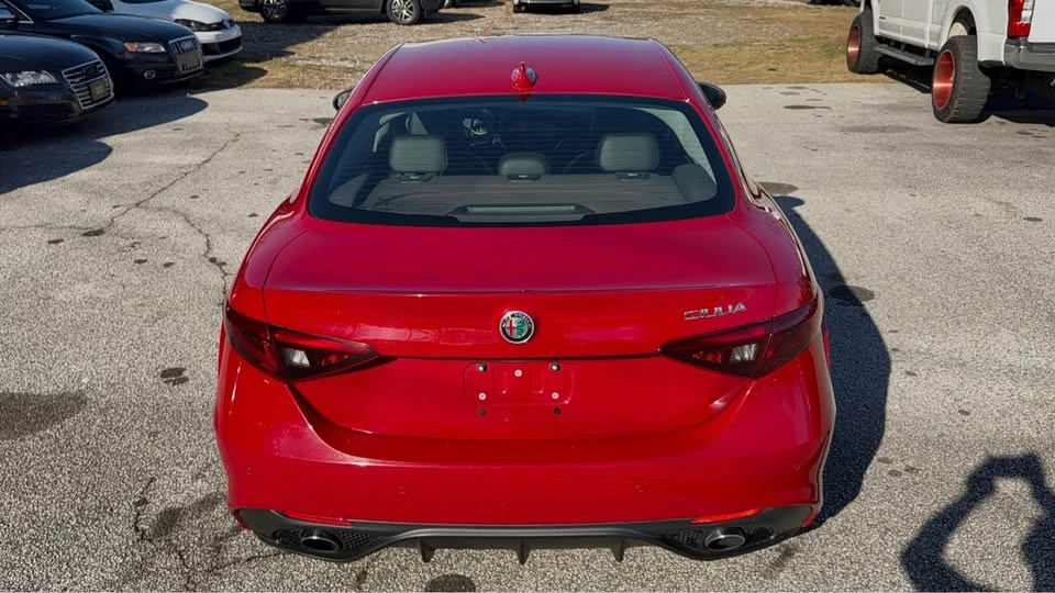 2017 Alfa Romeo Giulia - Image 4 of 19