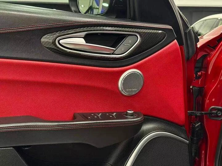 2017 Alfa Romeo Giulia Quadrifoglio - Image 14 of 20