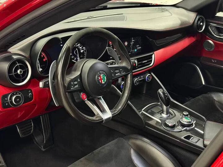 2017 Alfa Romeo Giulia Quadrifoglio - Image 9 of 20