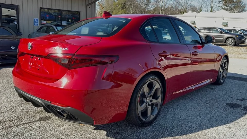 2017 Alfa Romeo Giulia - Image 6 of 19