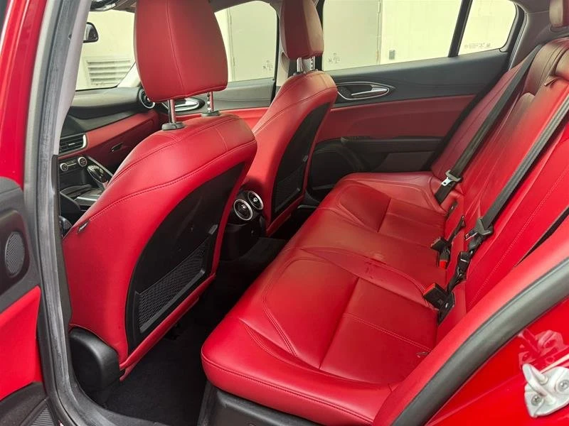 2017 Alfa Romeo Giulia - Image 7 of 8