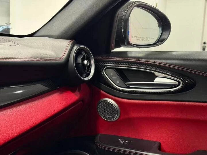 2017 Alfa Romeo Giulia Quadrifoglio - Image 15 of 20
