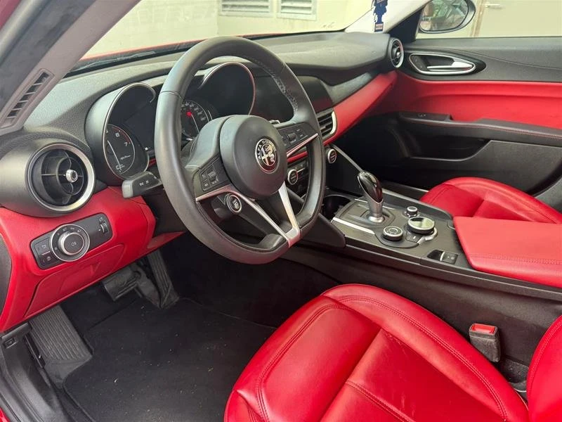 2017 Alfa Romeo Giulia - Image 6 of 8