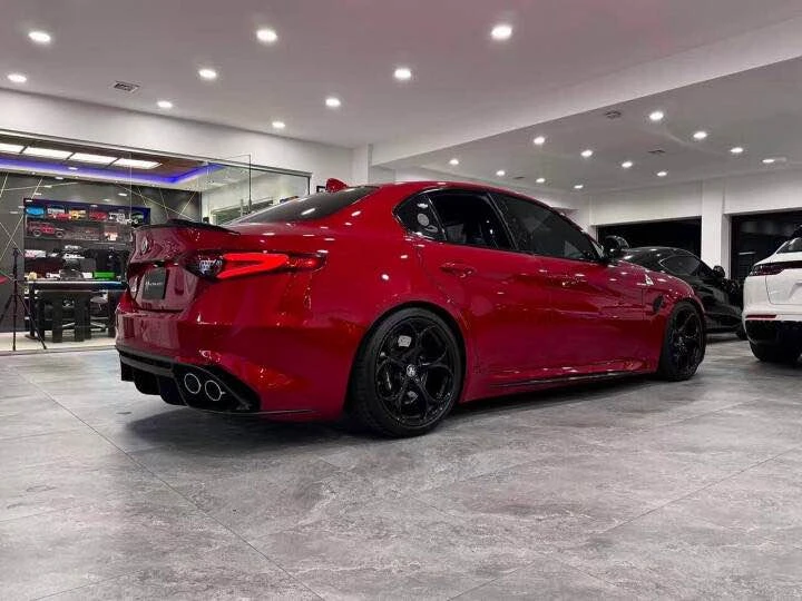 2017 Alfa Romeo Giulia Quadrifoglio - Image 17 of 20