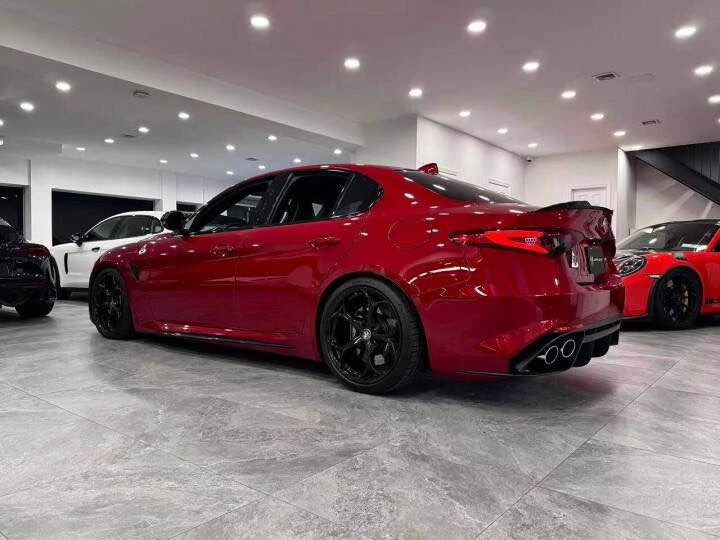 2017 Alfa Romeo Giulia Quadrifoglio - Image 18 of 20