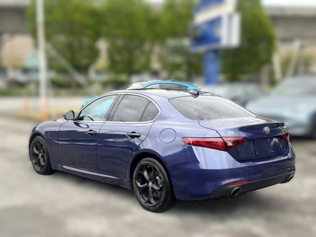 2017 Alfa Romeo Giulia - Image 7 of 15