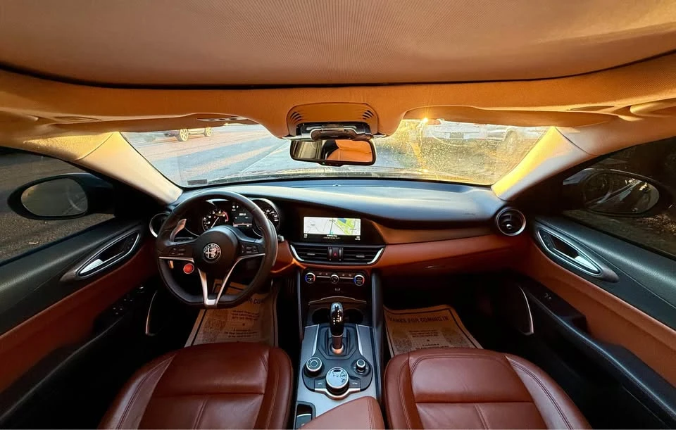 2017 Alfa Romeo Giulia - Image 8 of 20