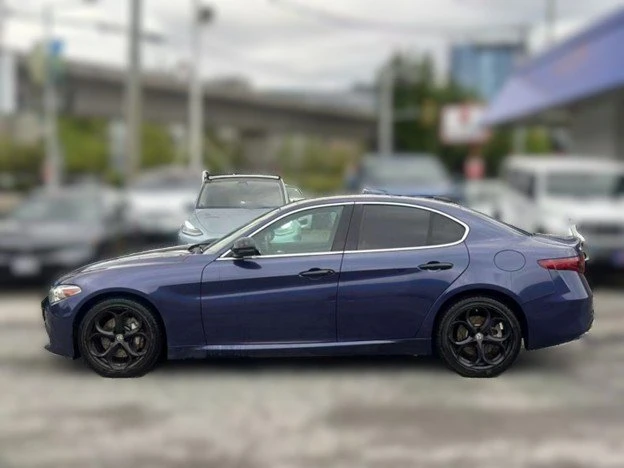 2017 Alfa Romeo Giulia - Image 8 of 15