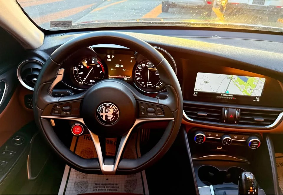 2017 Alfa Romeo Giulia - Image 9 of 20